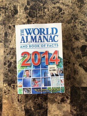 2014 The World Almanac and Book of Facts Paperback World History